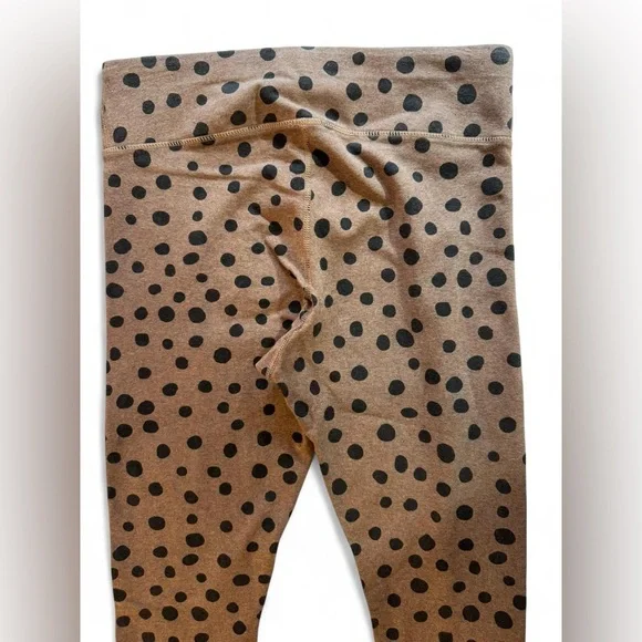 PACT  On The Go-To Organic Cotton High Rise Leggings in Espresso Polka Dot - Picture 5 of 8